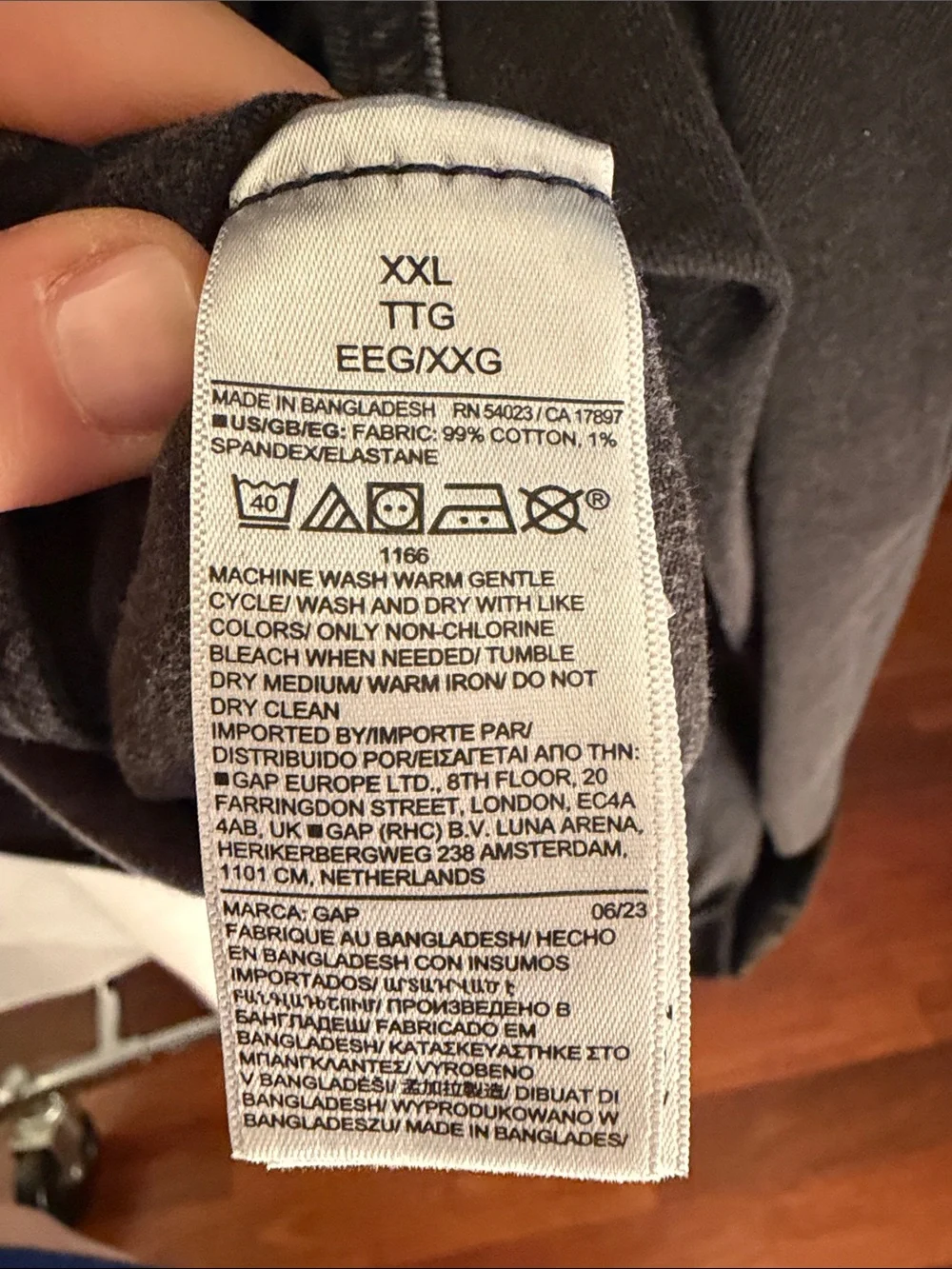 GAP Women's Black Denim Jacket - Picture 6 of 7